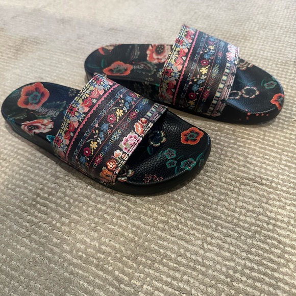 Johnny Was Floral Slide Sandals - Picture 3 of 4